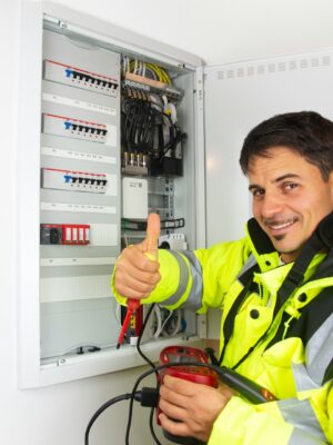Монтаж УЗО и автоматов электриком Монтаж УЗО и автоматов электриком